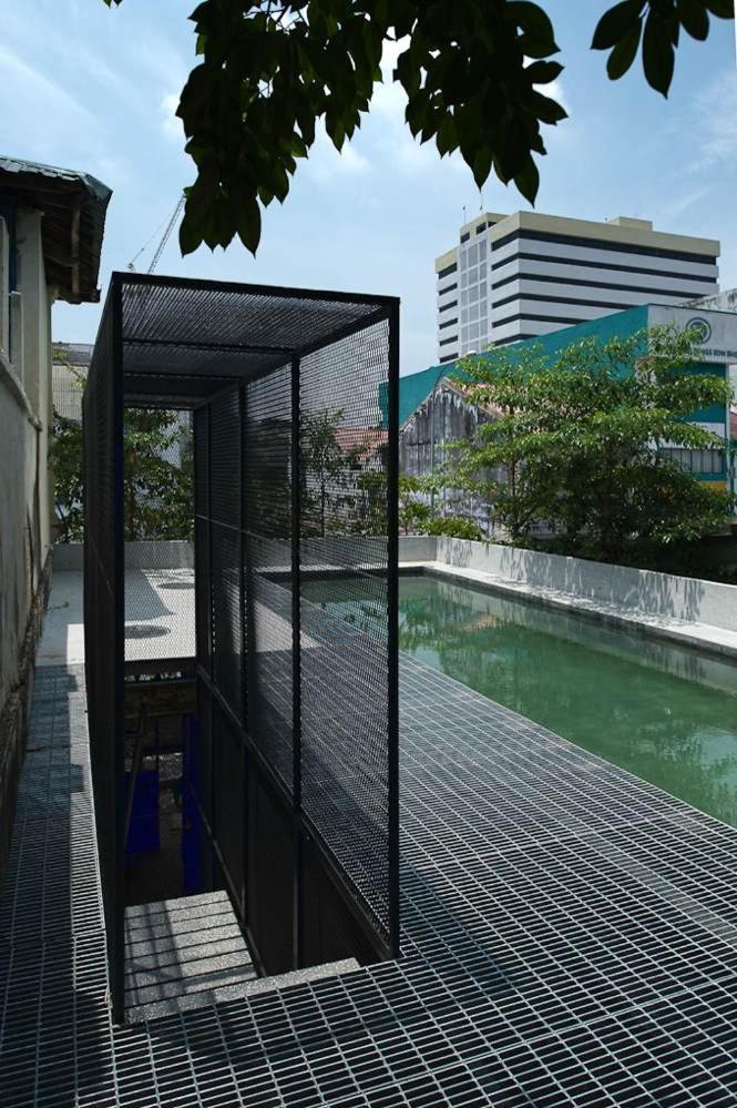 Belakang Kong Heng Aparthotel *