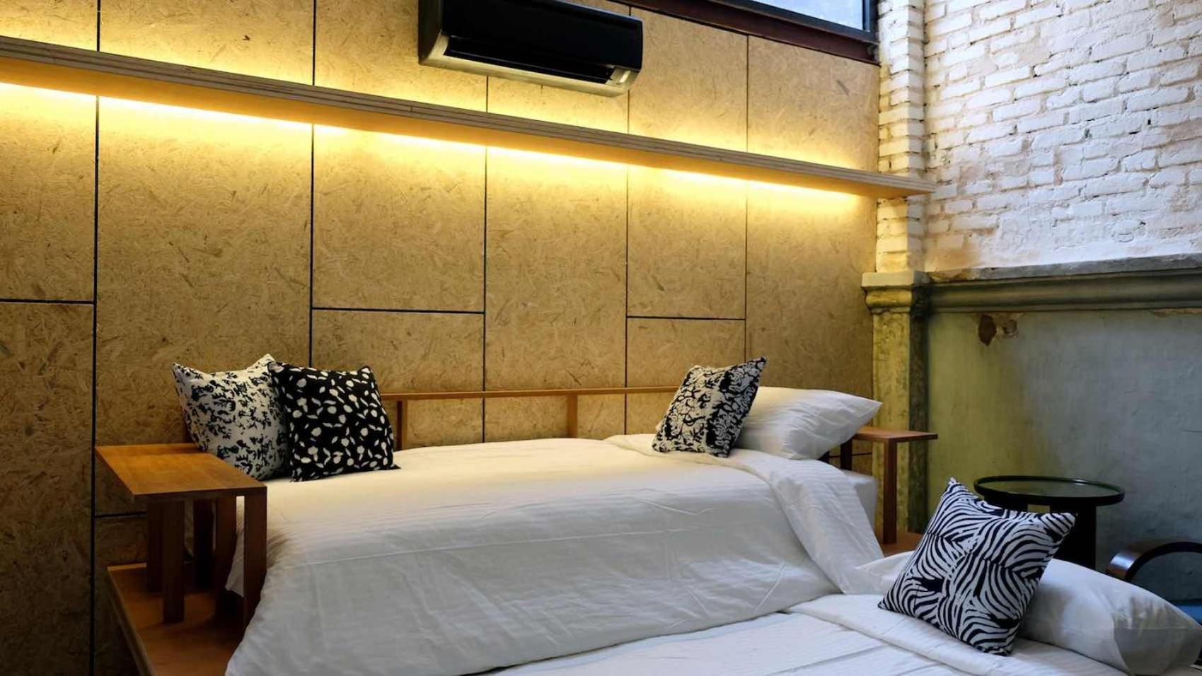 Belakang Kong Heng Aparthotel