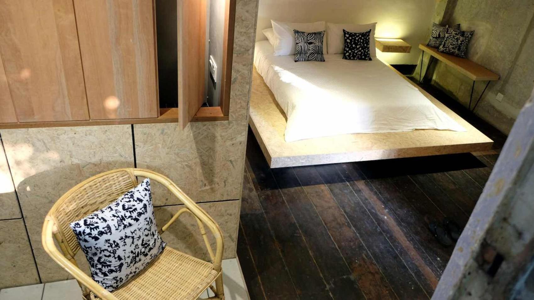 Belakang Kong Heng Aparthotel